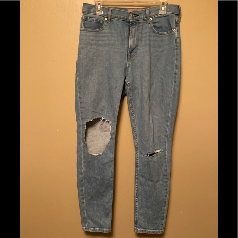 Everlane High Rise Size 30 Relaxed Distressed Light Wash Jeans Urban Street